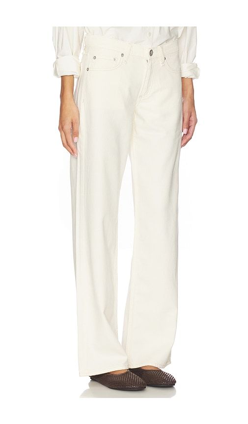 Featherweight Cam Low Rise Straight in Ivory. - size 28 (also in 29, 30, 31, 32, 34) - Rag & Bone - Modalova