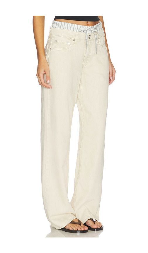 Featherweight Cam Low Rise Full Boxer Straight Jeans in Cream. - size 28 (also in 29, 32) - Rag & Bone - Modalova