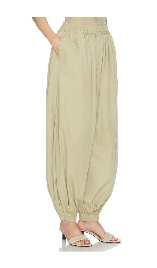 Kalani Pant in Sage. - size L (also in M, S, XS) - Ronny Kobo - Modalova