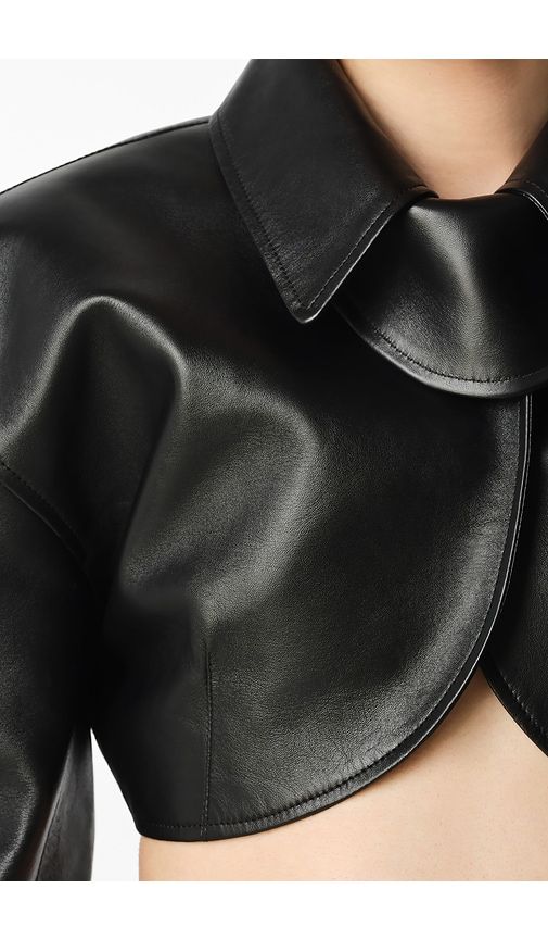 Agnes Cropped Leather Jacket in . Taglia M. Also in S, XS, XXS - REVOLVE LOS ANGELES - Modalova