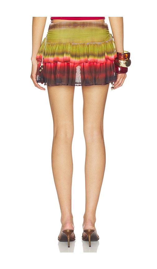 Daniella Ruched Ruffle Mini Skirt in . Taglia L. Also in M, S, XL, XS - Runaway The Label - Modalova