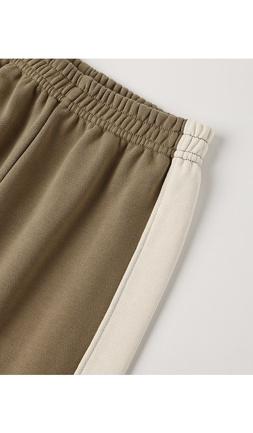 Kids Paneled Sweatpant in Green. - size 2-3yr (also in 4-5yr) - Rylee + Cru - Modalova