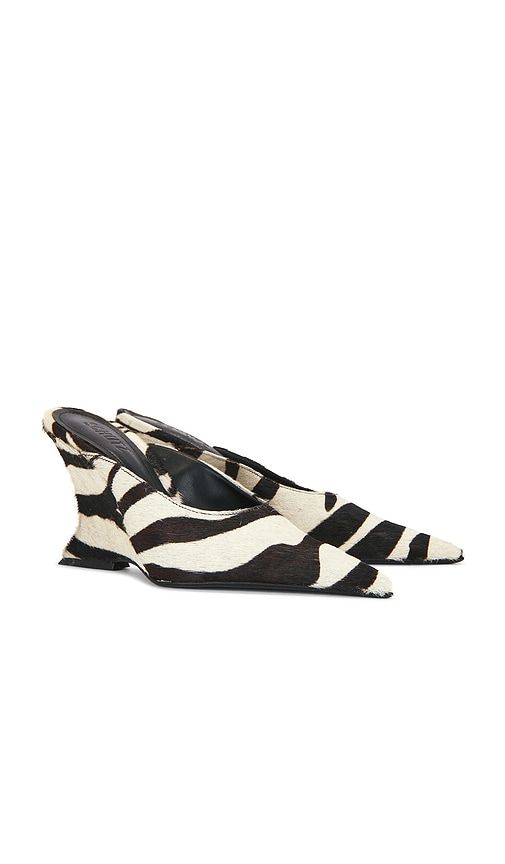 Siena Mule Pump in Black,White. - size 10 (also in 6, 6.5, 7, 7.5, 8, 8.5, 9, 9.5) - Schutz - Modalova