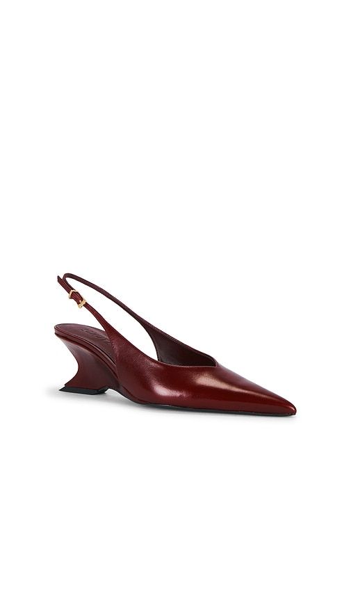 Siena Mid Buckle Pump in Burgundy. - size 6 (also in 7, 7.5, 8, 8.5) - Schutz - Modalova