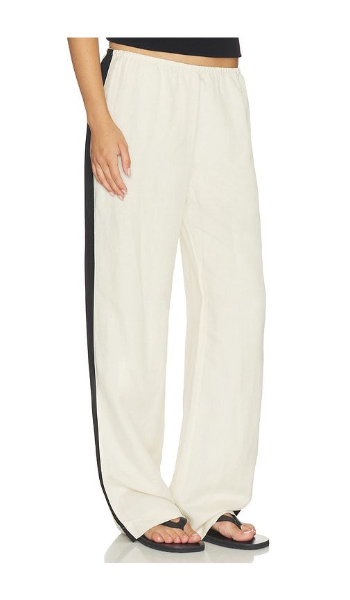 Casual Track Pant in Cream. - size L (also in M) - Sanctuary - Modalova
