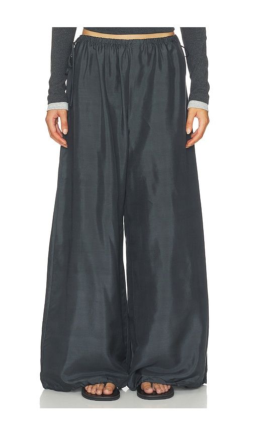 Silk Adjustable Balloon Pants in Black. - size L (also in M, XS) - St. Agni - Modalova