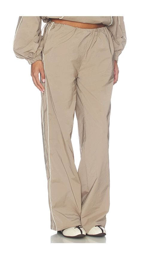 Arden Pant in Brown. - size L (also in M, S, XL, XS, XXS) - SNDYS - Modalova