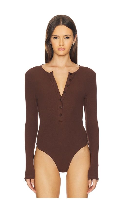 Henley Bodysuit in Chocolate. - size L (also in M, S, XL, XS, XXL) - SNDYS - Modalova