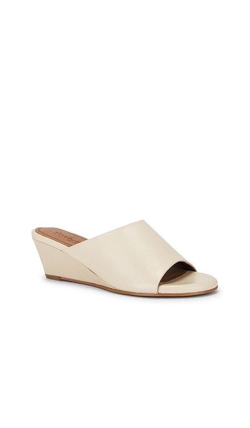 Isn't She Lovely Sandal in White. - size 10 (also in 6, 6.5, 7, 7.5, 8, 8.5, 9, 9.5) - Seychelles - Modalova