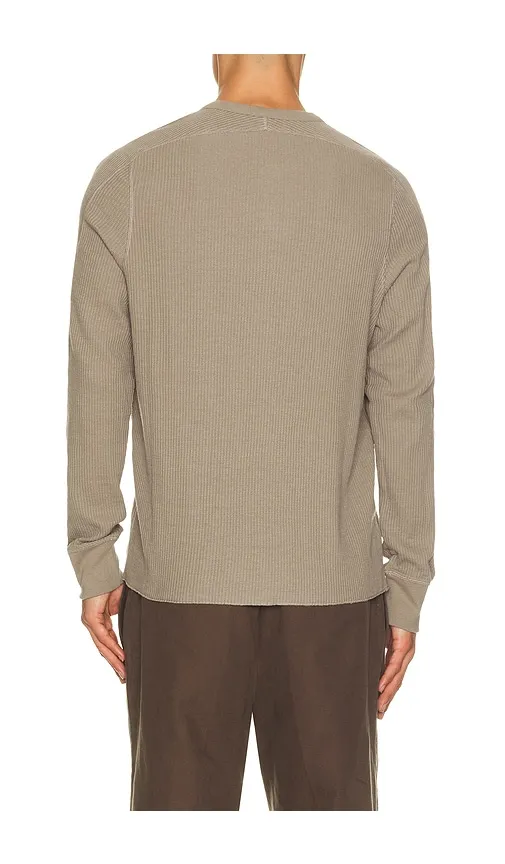 Waffle Cropped Slim Henley in Brown. - size L (also in M, S, XL/1X, XXL/2X) - SKIMS - Modalova