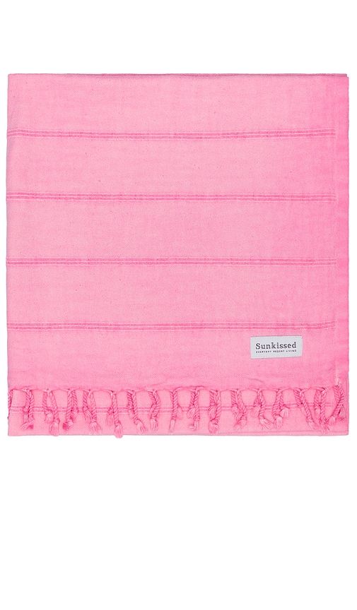 Sand Free Beach Towel in Pink - Sunkissed - Modalova