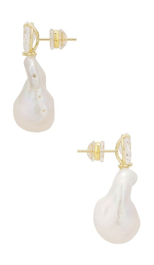 SHASHI Violette Earring in Ivory - SHASHI - Modalova