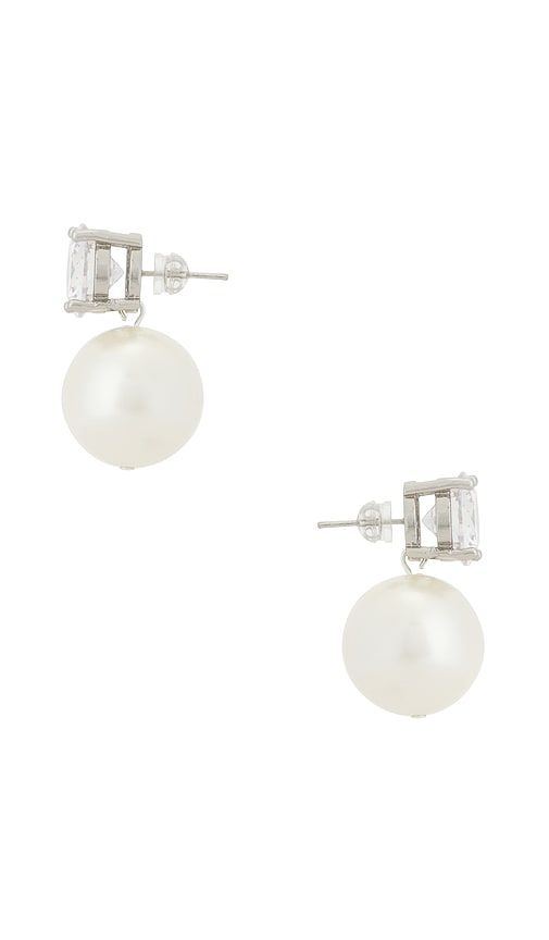 SHASHI Jones Stud Earring in Ivory - SHASHI - Modalova