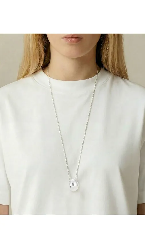 Carter Pendant Long Necklace in Metallic - SHASHI - Modalova