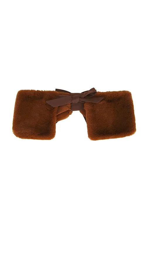 Faux Fur Bow Belt in - Shushu/Tong - Modalova