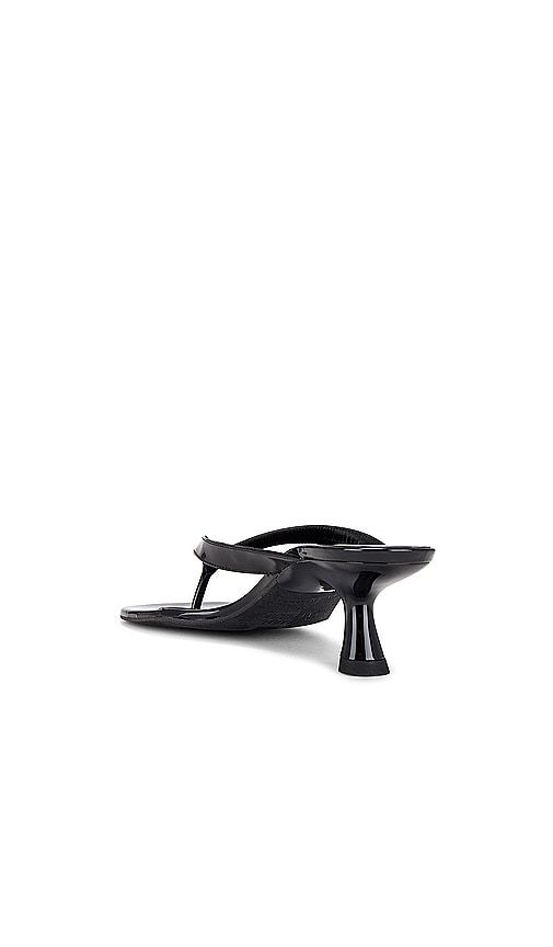 Beep Thong Sandal in . Taglia 35. Also in 36, 37, 39, 40, 41 - SIMONMILLER - Modalova