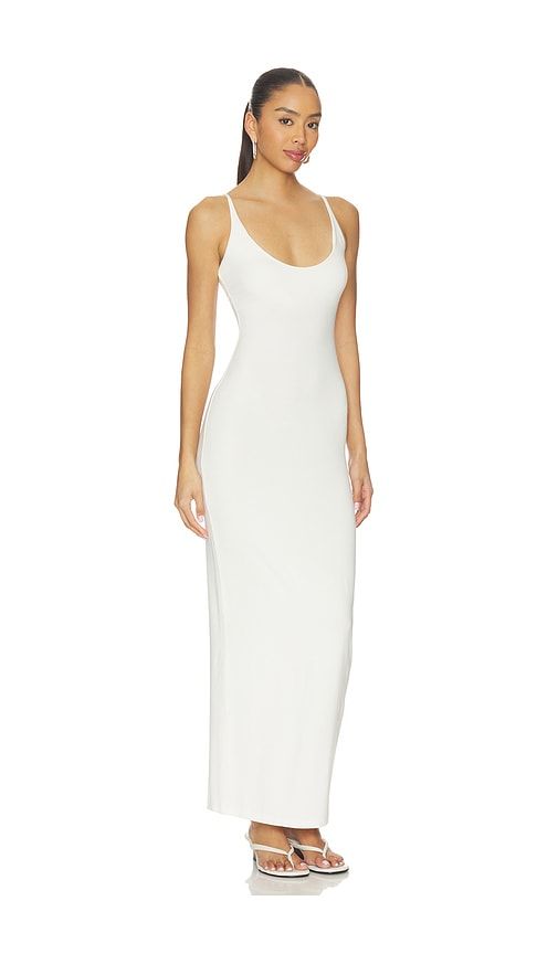 Smooth Layers Skimpy Scoop Neck Dress in Beige. - size L (also in M) - SKIMS - Modalova