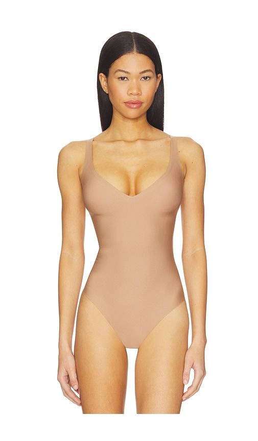 Body Plunge Bodysuit in Taupe. - size 2X (also in XS) - SKIMS - Modalova