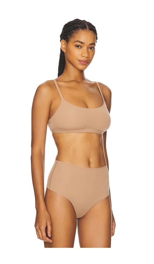 Fits Everybody Scoop Bralette in Beige. - size S (also in XS) - SKIMS - Modalova