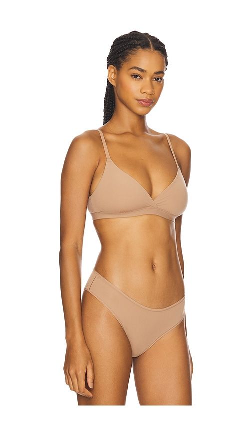 Fits Everybody Crossover Bralette in Beige. - size XL (also in XS) - SKIMS - Modalova