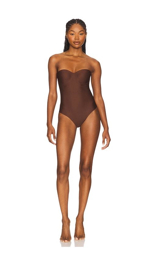 Body Molded Underwire Bodysuit in Chocolate. - size L (also in M, S, XXL) - SKIMS - Modalova