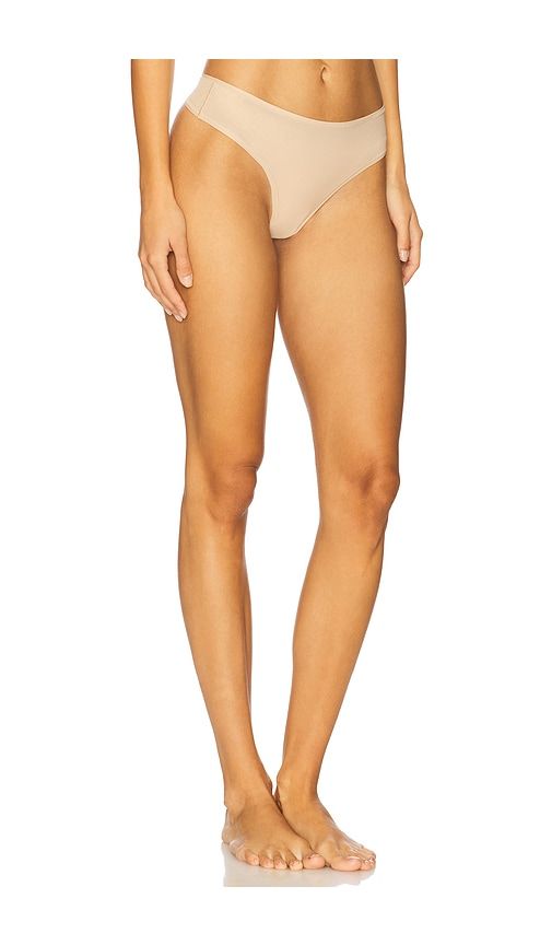 Fits Everybody Thong in Tan. - size L (also in XL, XXL) - SKIMS - Modalova