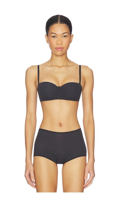 Fits Everybody Strapless Bra in Black. - size 32B (also in 32C, 32DD, 34B, 34C, 34D, 34DD, 36A, 36B, 36C, 36D, 38B) - SKIMS - Modalova