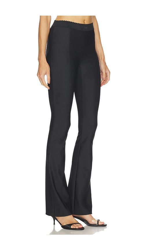 Body Skinny Flare Pant in Black. - size L (also in M, S, XL) - SKIMS - Modalova
