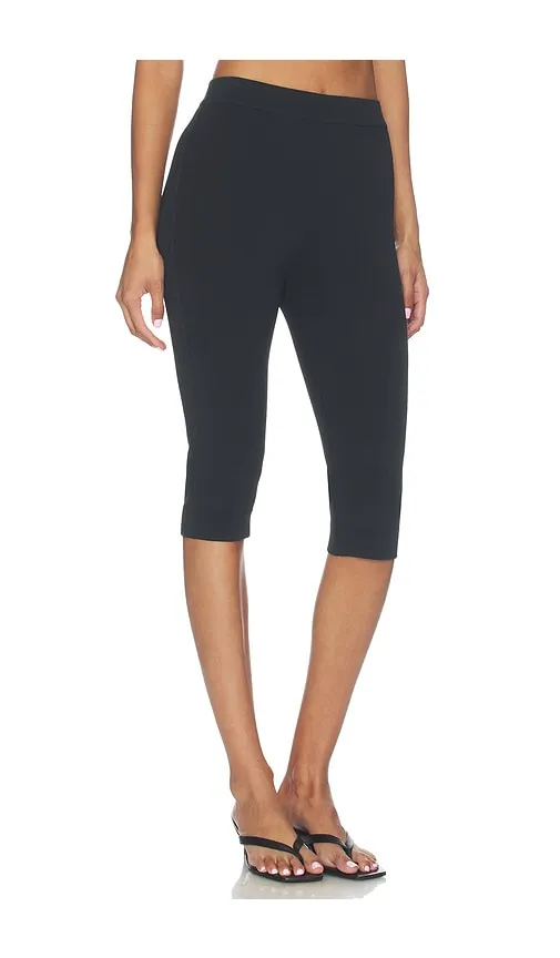 Refined Knit High Waist Capri in Black. - size M (also in S, XS) - SKIMS - Modalova