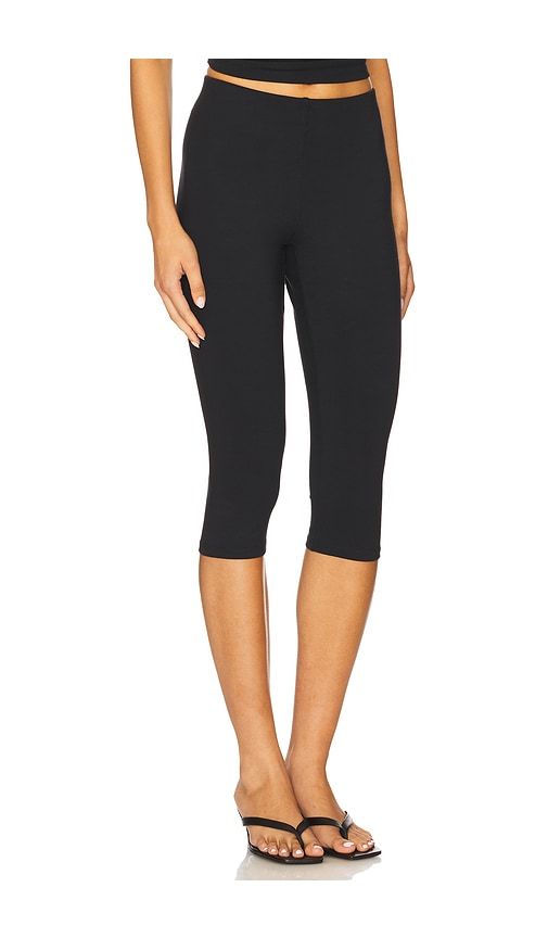 Smooth Lounge Capri in Black. - size M (also in XL) - SKIMS - Modalova