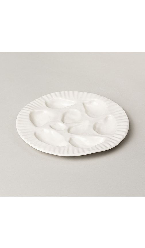 SIN Oyster Plate in White - SIN - Modalova