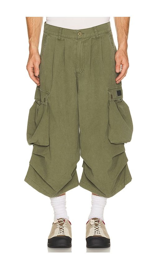 Oversized Cargo Shorts in . - size L (also in M, XL, XXL) - Strike Oil - Modalova