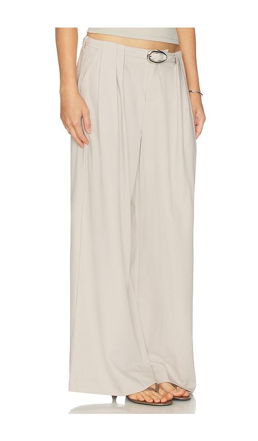 Hari Pant in Beige. - size L (also in M, S, XL, XS) - SOVERE - Modalova