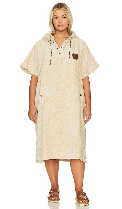 Ginny Poncho in Tan. - size S/M (also in ) - Slowtide - Modalova