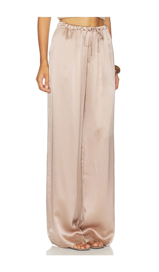 Silk Gemma Pull On Straight Leg Pant in Beige. - size L (also in S) - SABLYN - Modalova