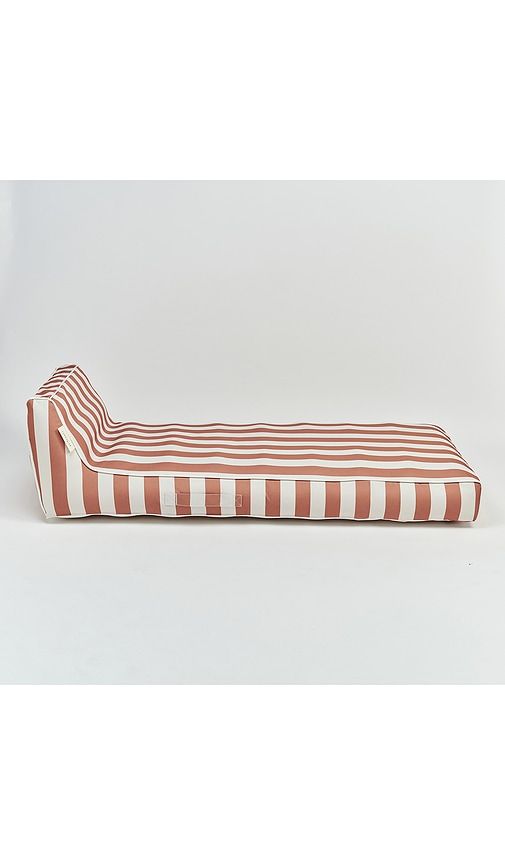 Sunnylife Luxe Lounger in Coral - Sunnylife - Modalova