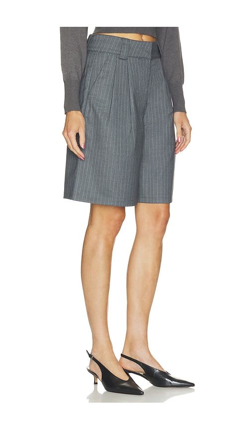 Evelina Shorts in Grey. - size L (also in M, S, XL, XS, XXS) - superdown - Modalova