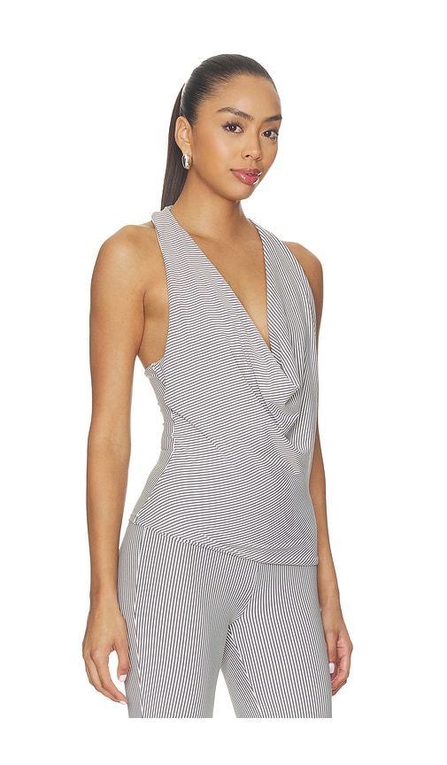 Libbie Drape Top in Grey. - size L (also in M, S, XL, XS, XXS) - superdown - Modalova