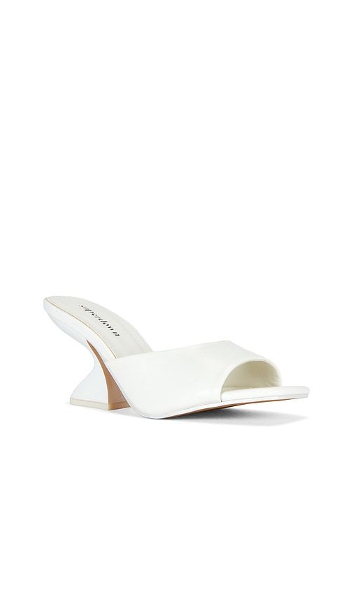 Blanc Sandal in . - size 6 (also in 7, 8) - superdown - Modalova