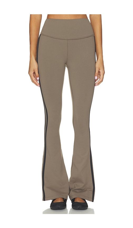 Raquel Highwaist Supplex Flare 32 Legging in Olive. - size L (also in M, S, XL, XS) - Splits59 - Modalova