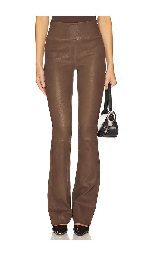 Micro Flare Pant in Brown. - size M (also in S, XS) - SPRWMN - Modalova