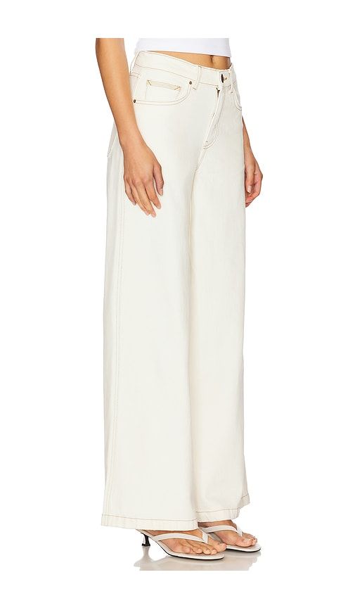 Bay Jeans in White. - size 24 (also in 25, 28, 29) - Seventy + Mochi - Modalova