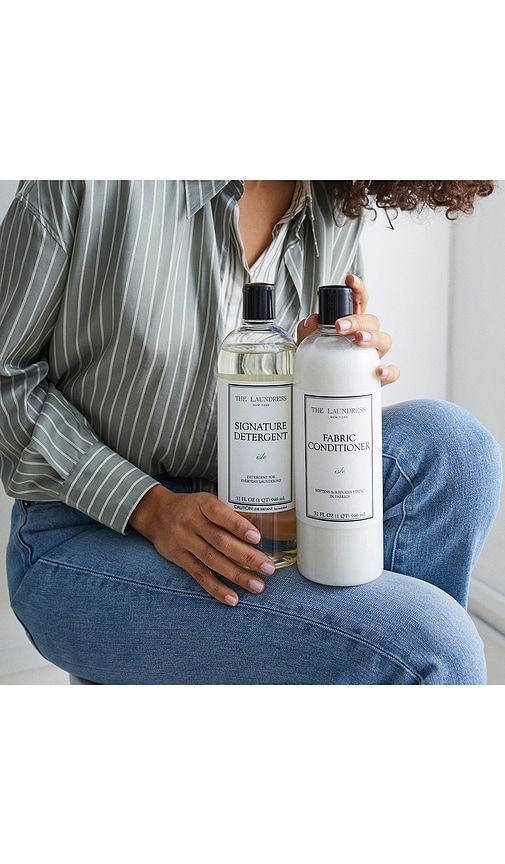 Isle Detergent in - The Laundress - Modalova