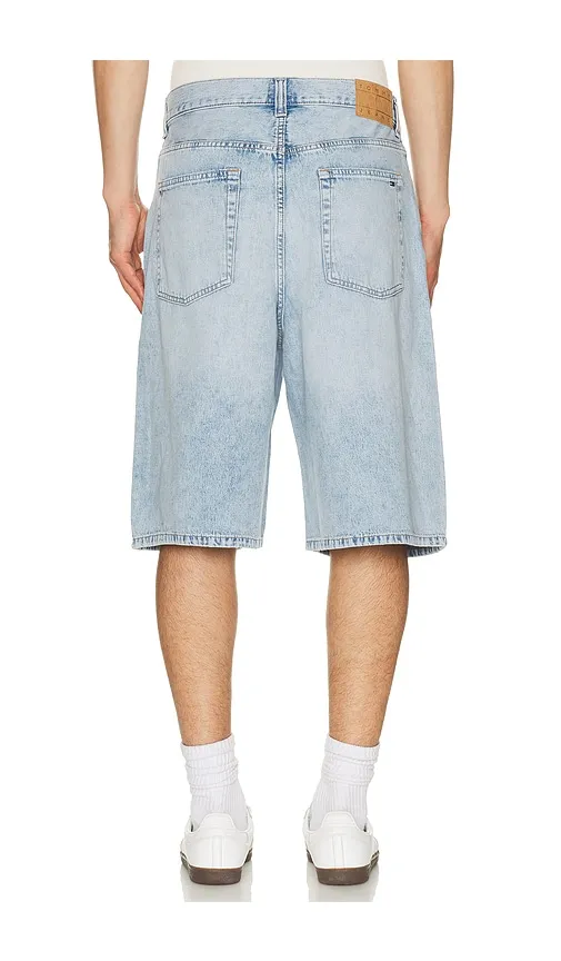 Theo Baggy Shorts in Blue. - size 30 (also in 34, 36) - Tommy Jeans - Modalova