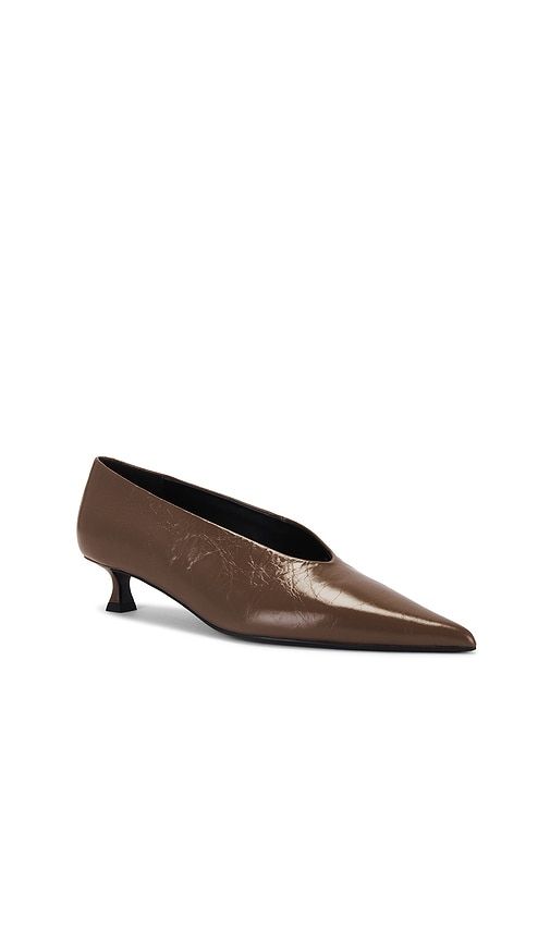 Cherry Pump in Brown. - size 10 (also in 5, 5.5, 6, 6.5, 7, 7.5, 8, 8.5, 9, 9.5) - Tony Bianco - Modalova