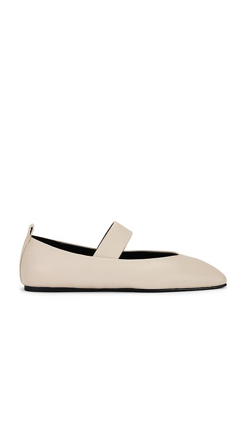 Hawaii Flat in Cream. - size 5.5 (also in 6, 6.5, 7, 7.5, 8, 8.5, 9, 9.5) - Tony Bianco - Modalova