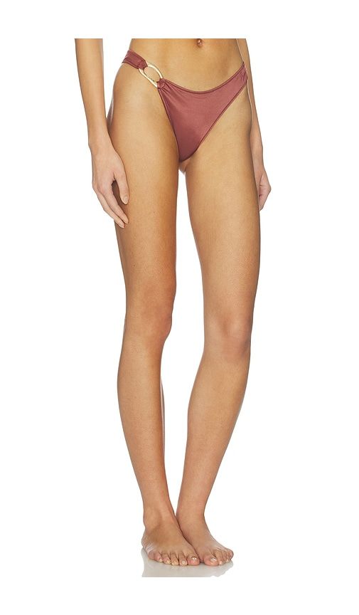 Ona Curve Bikini Bottom in Cognac. - size L (also in S, XS) - Tropic of C - Modalova