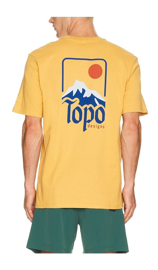 Peak Tee in Orange. - size L (also in M, S) - TOPO DESIGNS - Modalova