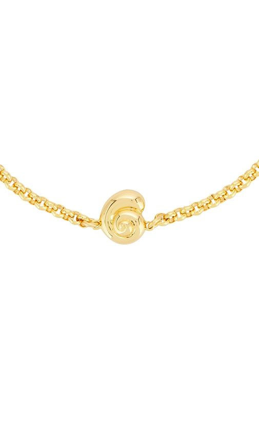 Shell Charm Bracelet in Metallic - Timeless Pearly - Modalova