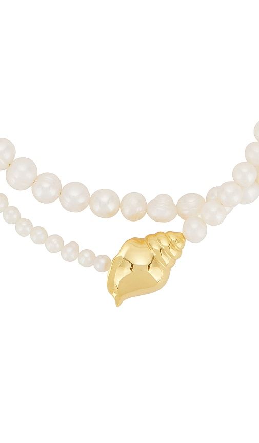 Shelly Necklace in White - Timeless Pearly - Modalova